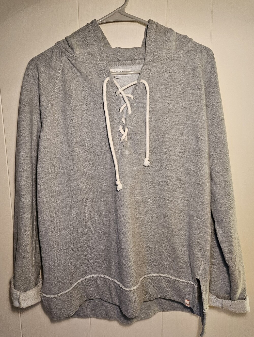 Vineyard Crew Light Gray Lace-Up V-neck Hoodie